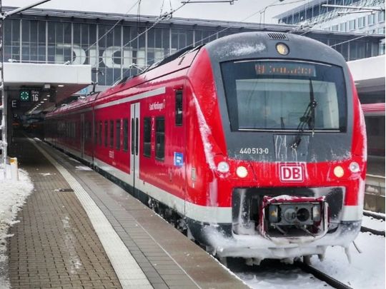 Транспортний колапс у&nbsp;Німеччині: країну накрила хвиля страйків машиністів і&nbsp;фермерів