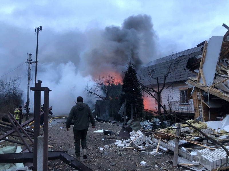 Три райони Київської області постраждали внаслідок обстрілу 2 січня, є жертви (фото, відео)