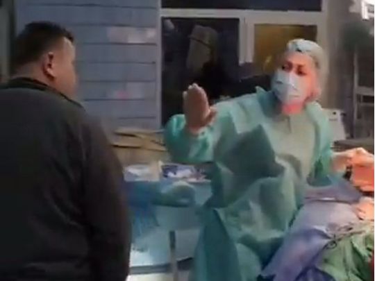 Ворожа ракета влучила в&nbsp;лікарню під час операції: з&rsquo;явилося шокуюче відео (18+)