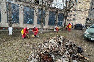 Из-за ночной атаки в Одессе пострадали пять домов: подробности (фото)