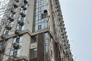 Атака Одессы: обломки ракеты повредили недострой, пострадали несколько высоток