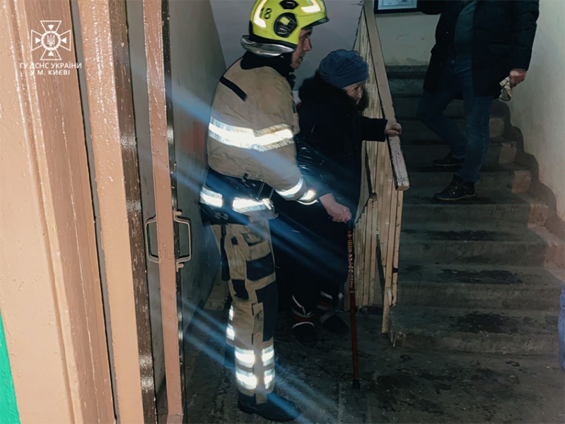Трагедія в Києві: внаслідок вибуху в квартирі невідомого предмету загинув юнак