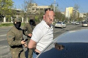 Начальника таможенного поста Одесской таможни и его сообщницу поймали на взятке Начальника таможенного поста Одесской таможни и его сообщницу поймали на взятке