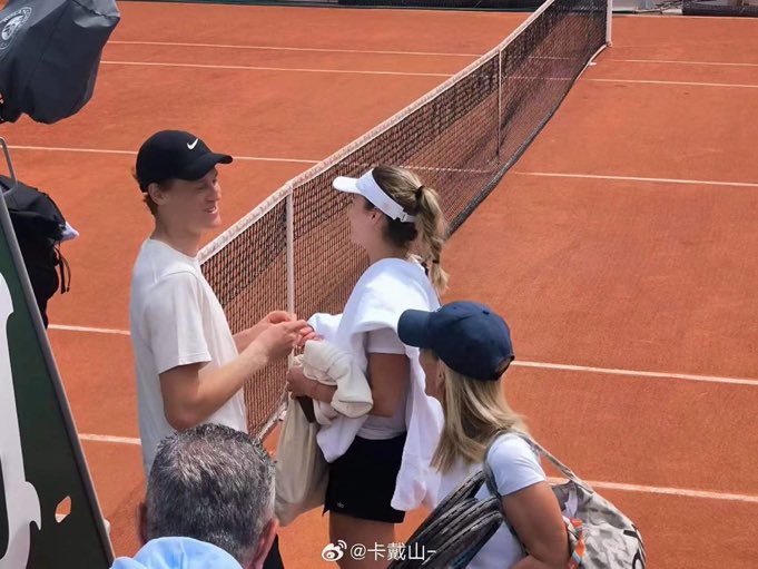 Чемпіон Australian Open підтвердив роман із російською тенісисткою, яка старша за нього на три роки (фото)