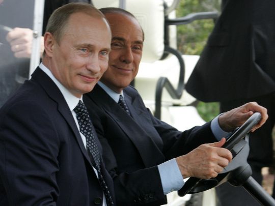 путін вирізав серце оленя і&nbsp;подарував його Сільвіо Берлусконі&nbsp;&mdash; ЗМІ