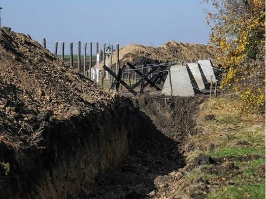 «З усіх укріплень часів Порошенка — лише стіна бур’яну»: військові просять виключити нардепів «ЄС» з комісії по фортифікаціях