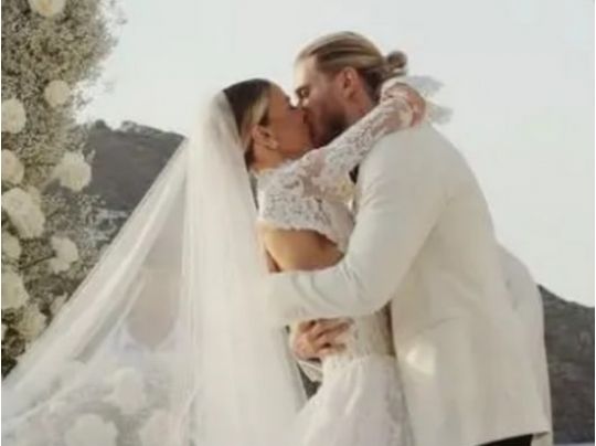 Невдаха київського фіналу Ліги чемпіонів одружився з сексуальною телеведучою (фото)