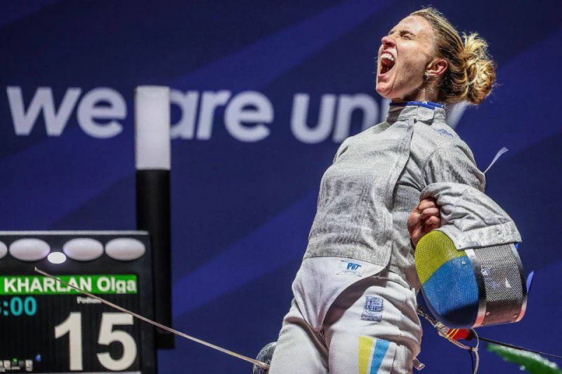 Красуня Харлан повторила досягнення свого бойфренда та принесла Україні першу медаль Олімпіади у Парижі (відео)
