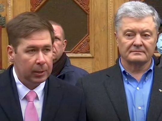 Порошенко організував бронювання від армії своєму адвокату