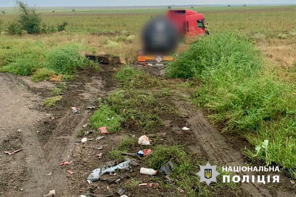 На трассе Одесса – Рени легковушка врезалась в фуру: погибла пожилая женщина