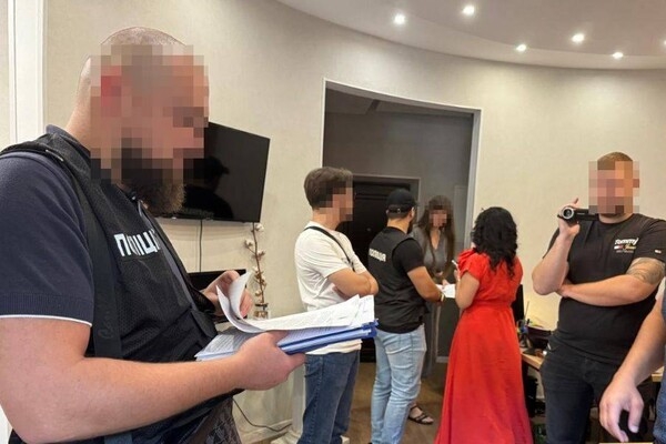 Чиновницу сельсовета в Одесской области подозревают в хищении средств с ремонта школьного укрытия