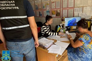 Чиновницу сельсовета в Одесской области подозревают в хищении средств с ремонта школьного укрытия