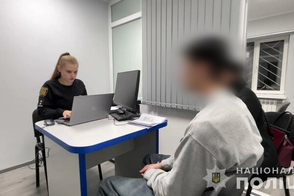В Одесской области два подростка и мужчина поджигали админздания на заказ
