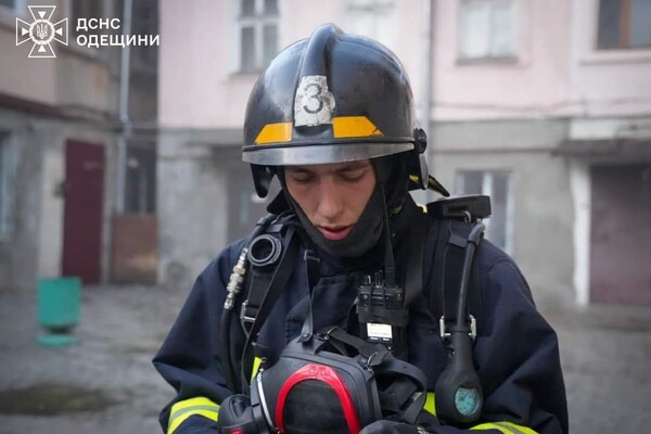 В центре Одессы вспыхнул пожар в квартире: подробности