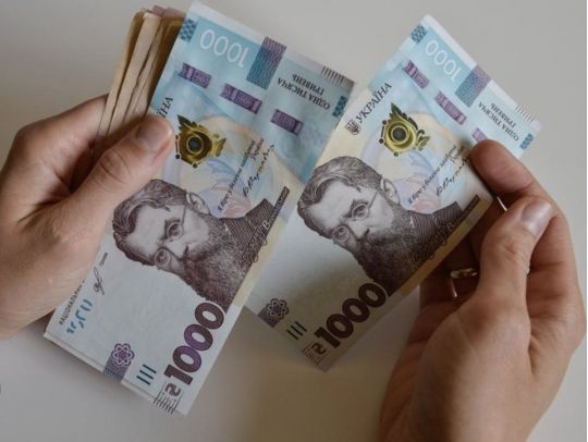 По 6,5 тисяч грн на кожну дитину: хто може отримати гроші від уряду за програмою «Тепла зима»