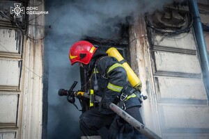 В центре Одессы произошел пожар в квартире на Базарной: есть пострадавший
