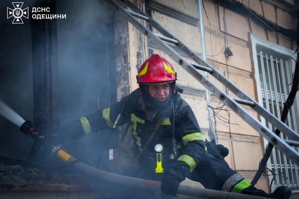 В центре Одессы произошел пожар в квартире на Базарной: есть пострадавший