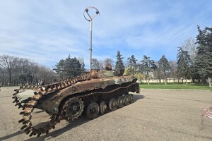 В Одессе открыли выставку уничтоженной российской бронетехники: фотоотчет