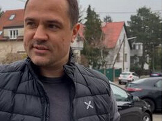 Законспірований виїзд: стало відомо, як Комарницький перетнув держкордон та опинився у Відні