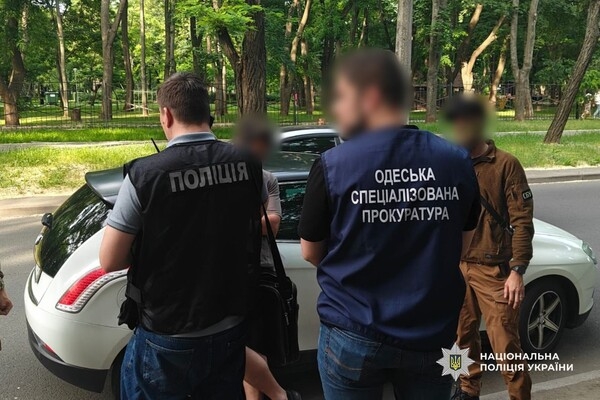 В Одессе мужчина хотел за 40 тысяч долларов купить военные разработки Минобороны