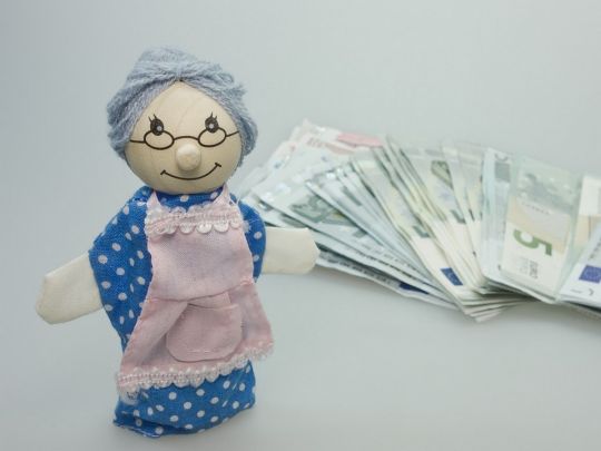 Кабмін оновив правила отримання пенсій через «Укрпошту»: що нового