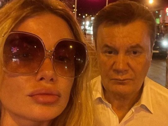 Камінська з «НеАнгелів» засвітилася на Канарах в компанії Януковича, але їй повірили не всі