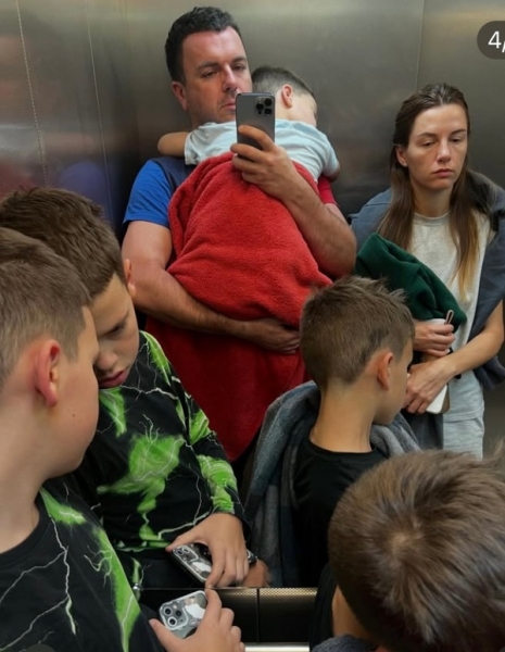 Світ зламався, збожеволів: ведучий «Холостяка» потужно звернувся до мережі (фото)