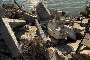 В Одесской области мусор после обстрела школы сбросили вблизи Аккерманской крепости