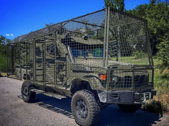 На передовій засвітився новий український бронеавтомобіль: у чому його особливість