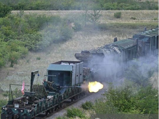 Замість прориву — музей на колесах: як бронепотяг росіян має зупинити дрони ЗСУ