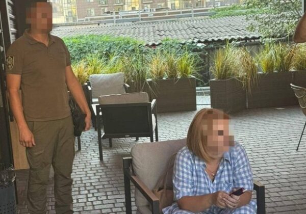 Взятка вместо штрафа: чиновнице Одесской таможни сообщили о подозрении