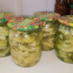 Салат з кабачків на зиму: за цим рецептом вийде у кожної господині