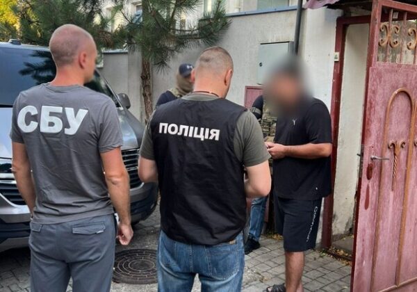 Квартиры умерших и кредиты под фиктивные залоги: в Одессе разоблачили мошенников