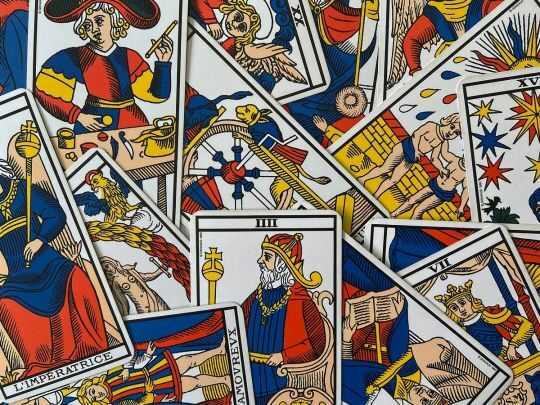 Тельцям&nbsp;&mdash; &laquo;Ієрофант&raquo; та&nbsp;небезпека імпровізацій, Терезам&nbsp;&mdash; &laquo;Закохані&raquo; та&nbsp;час вибору: прогноз карт Таро на&nbsp;8 жовтня
