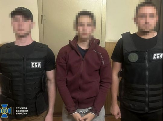 Розставляв &laquo;відеопастки&raquo; на&nbsp;&laquo;Укрзалізниці&raquo;: затримано зрадника, що&nbsp;шпигував за&nbsp;ешелонами ЗСУ