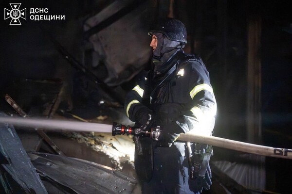 Загорелся промышленный объект: последствия ночной атаки БпЛА на Одессу