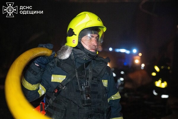 Загорелся промышленный объект: последствия ночной атаки БпЛА на Одессу