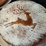 Яблучна шарлотка: випічка, яка нікого не залишить байдужим