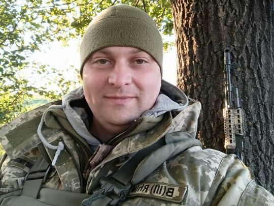 &laquo;Голова забинтована, обличчя понівечене, праве плече вивернуте, ліва рука поламана. Очей не&nbsp;було&raquo;: росіяни закатували у&nbsp;полоні воїна ЗСУ