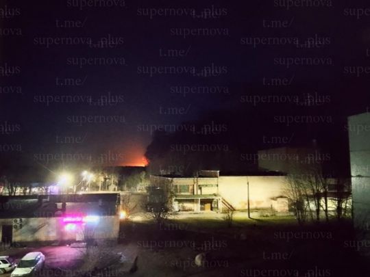 Палає ключовий російський порт: дрони вдарили по&nbsp;резервуарах із&nbsp;паливом (фото, відео)