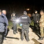 НП у Рівному: після трьох годин переговорів поліція переконала військового втікача не підривати гранату (фото)