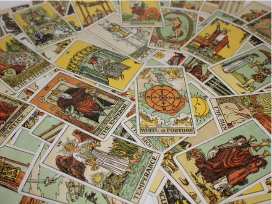 Овнам&nbsp;&mdash; &laquo;Помірність&raquo; та&nbsp;відновлення, Стрільцям&nbsp;&mdash; &laquo;Трійка Жезлів&raquo; та&nbsp;вибір напряму: Таро-прогноз на&nbsp;12 квітня