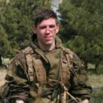 «Понад три роки урна з прахом сина зберігалася у нас вдома»: героя оборони Маріуполя поховали в день його народження